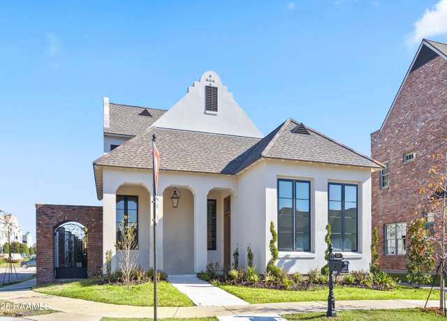 Property at 138 Princeton Woods Loop, Lafayette, LA 70508, 5 beds, 4.5 baths