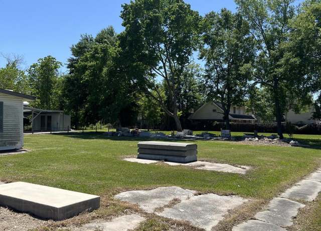 Property at 117 Vine St, New Iberia, LA 70560