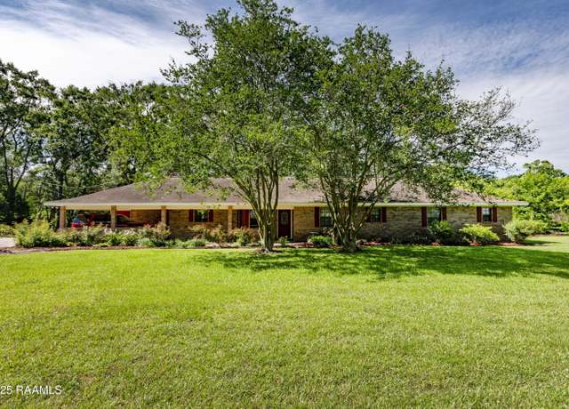Property at 2508 Northside Rd, New Iberia, LA 70563, 4 beds, 3 baths