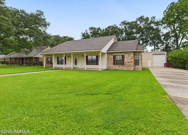 Property at 118 La Rue Malaga, Broussard, LA 70518, 3 beds, 2.5 baths