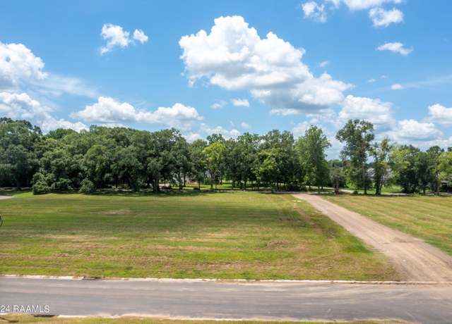 Property at 105 Newtown Dr, Lafayette, LA 70508