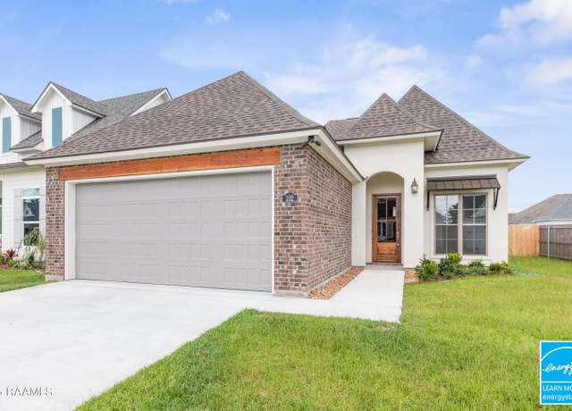 Property at 102 Fillmore Way, Lafayette, LA 70506, 3 beds, 2 baths