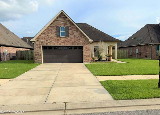 Property at 317 Arrowwood Rd, Youngsville, LA 70592, 3 beds, 2 baths