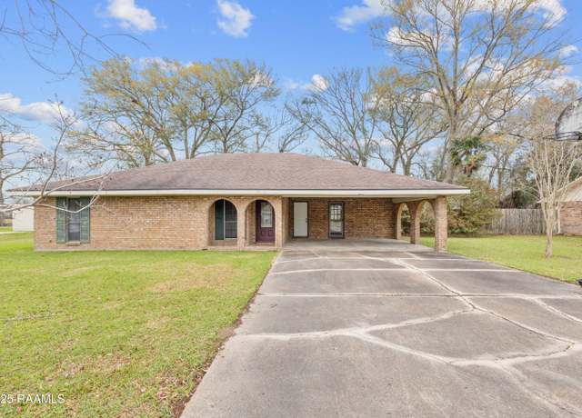 Property at 273 E Hoyt Ave, Crowley, LA 70526, 3 beds, 2 baths
