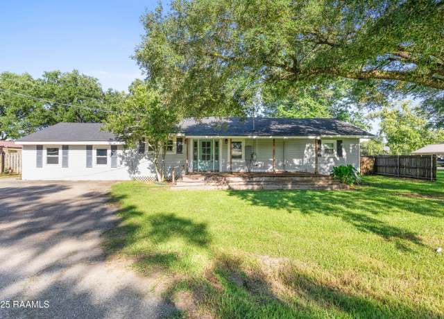 Property at 109 Roxanne Dr, Youngsville, LA 70592, 3 beds, 3 baths