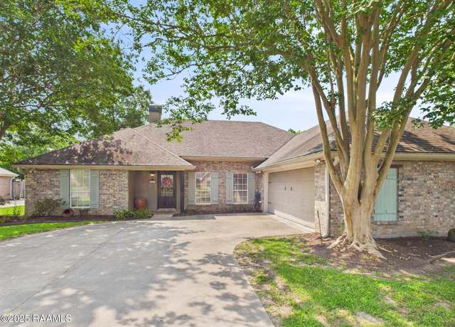 Property at 405 Goodwood Cir, Lafayette, LA 70508, 3 beds, 2 baths