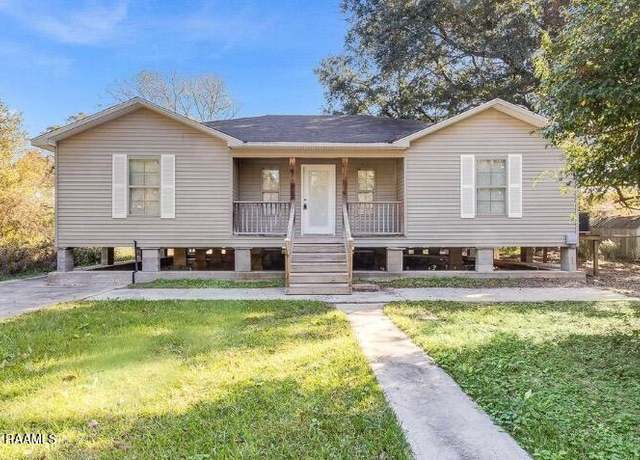 Property at 920 N 3rd St, Eunice, LA 70535, 4 beds, 2 baths