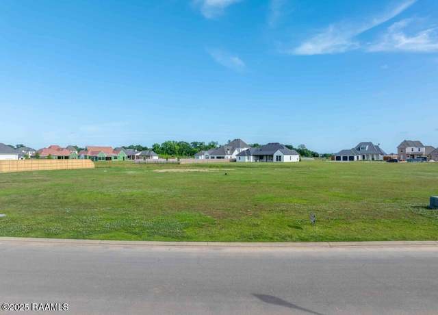 Property at 204 Ivy Cottage Dr, Youngsville, LA 70592
