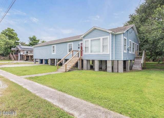Property at 206 N Fernand St, Delcambre, LA 70528, 4 beds, 2 baths