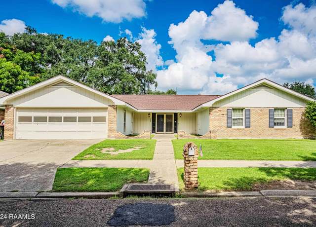 Property at 308 Upland Dr, Lafayette, LA 70506, 4 beds, 2 baths