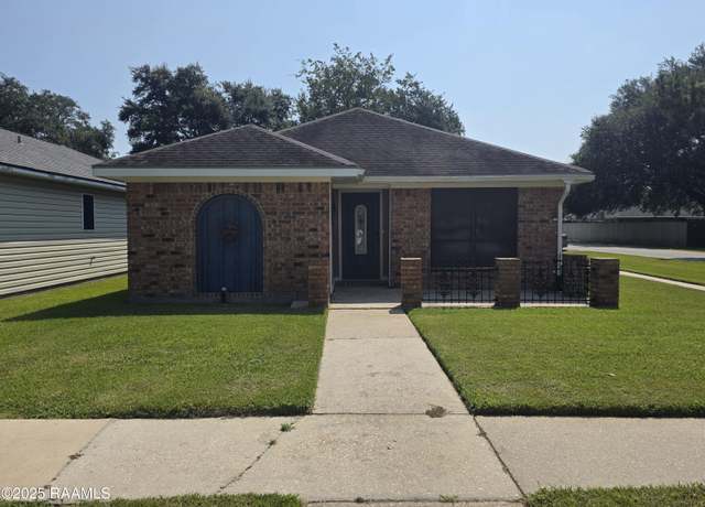 Property at 415 Kaiser Dr, Lafayette, LA 70508, 3 beds, 2 baths