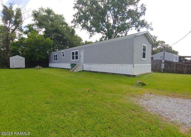 Property at 732 Parkview Dr, Abbeville, LA 70510, 3 beds, 2 baths
