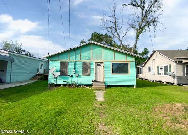Property at 410 Loraine St, Abbeville, LA 70510, 2 beds, 1 bath