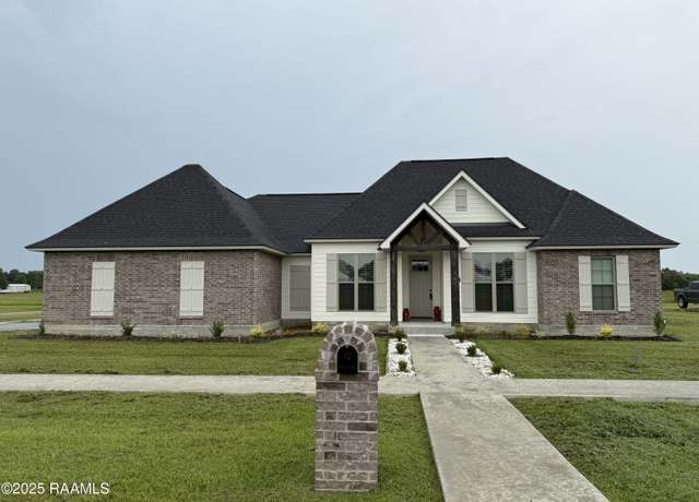 Property at 11511 Baker Senior Dr, Abbeville, LA 70510, 4 beds, 2.5 baths