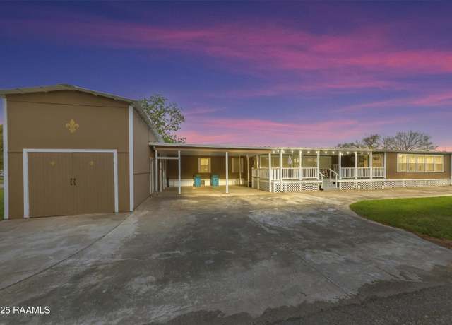 Property at 1107 Mitchell Boyer Rd, Breaux Bridge, LA 70517, 4 beds, 2 baths