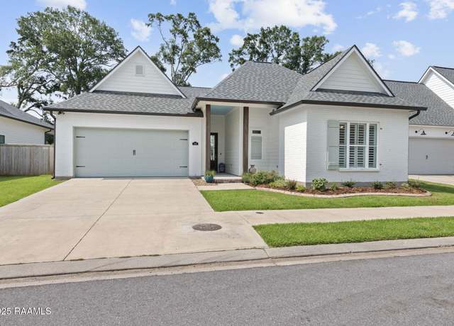 Property at 308 Manor House Ln, Lafayette, LA 70507, 4 beds, 2 baths