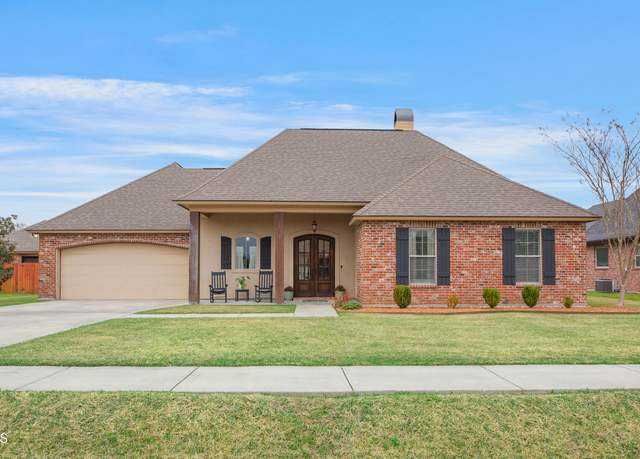 Property at 208 Ruidoso Dr, Lafayette, LA 70503, 4 beds, 3 baths