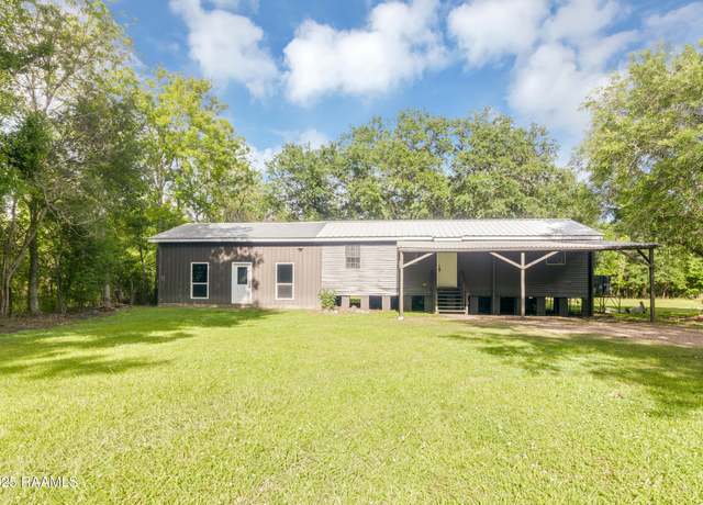 Property at 1003 Adonis Rd, Breaux Bridge, LA 70517, 3 beds, 2 baths