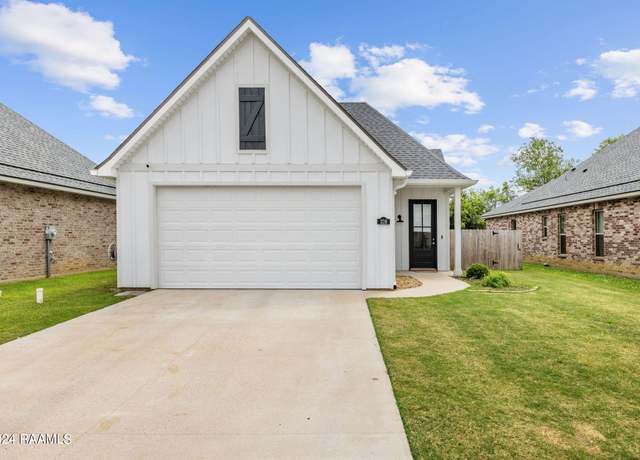 Property at 316 Adry Ln, Youngsville, LA 70592, 3 beds, 2 baths