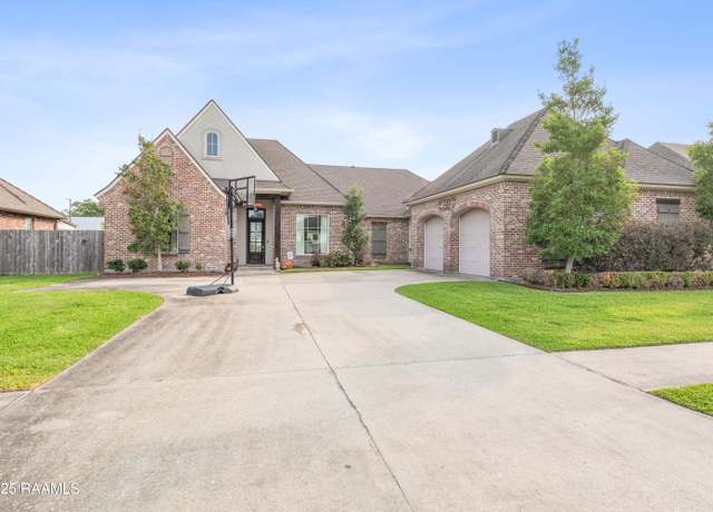 Property at 205 Torrenova Cir, Lafayette, LA 70508, 4 beds, 4 baths