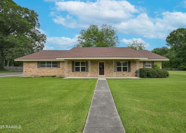 Property at 201 Fleishman St, Breaux Bridge, LA 70517, 2 beds, 2 baths