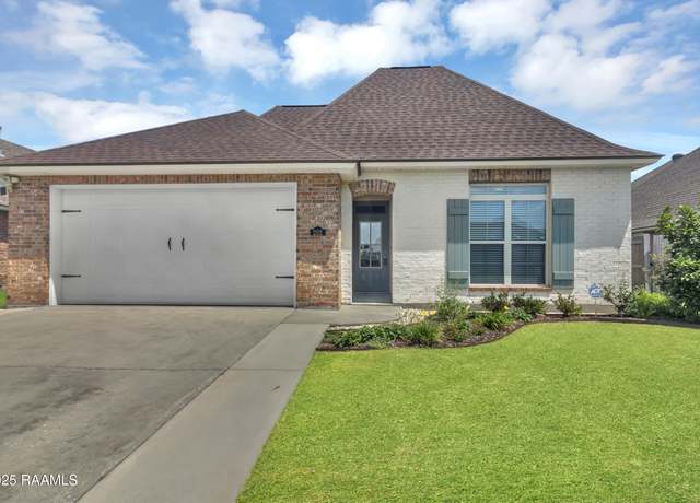 Property at 202 Adelaide Dr, Lafayette, LA 70508, 4 beds, 2 baths