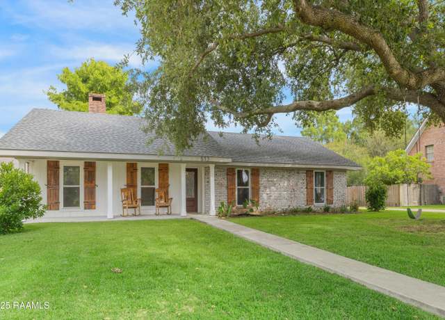 Property at 513 Emmeline St, New Iberia, LA 70563, 4 beds, 2 baths