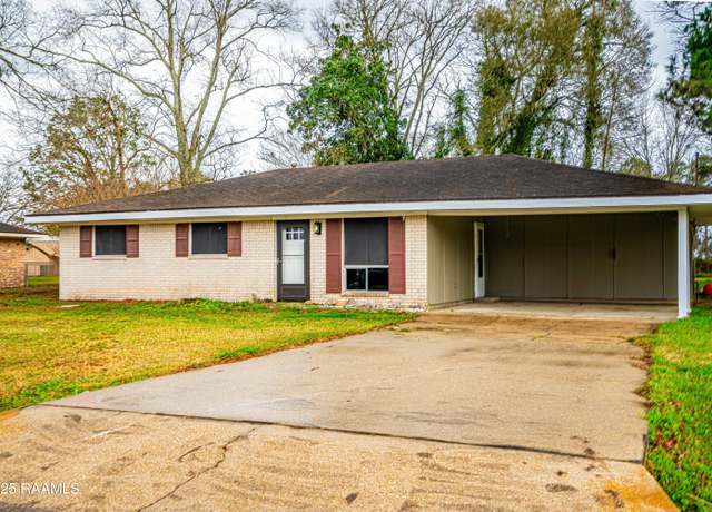 Property at 112 Kentwood Dr, Carencro, LA 70520, 3 beds, 2 baths