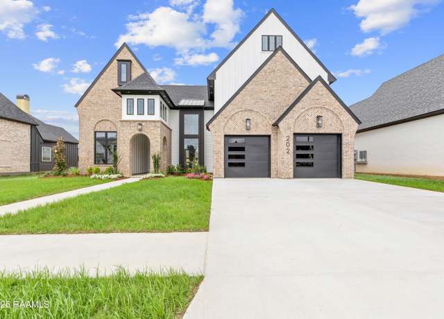 Property at 202 Sabal Grove Ln, Youngsville, LA 70592, 4 beds, 3 baths