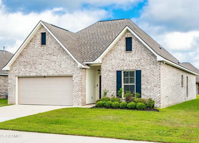 Property at 216 Wild Cherry Ln, Lafayette, LA 70508, 4 beds, 3 baths
