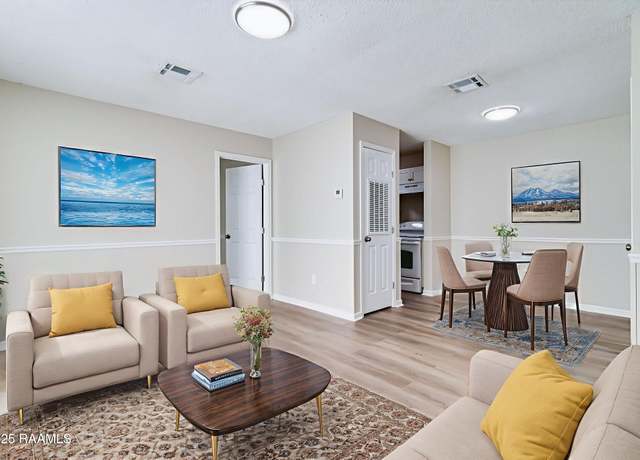 Property at 610 Pillette Rd Apt 203, Lafayette, LA 70508, 2 beds, 2 baths