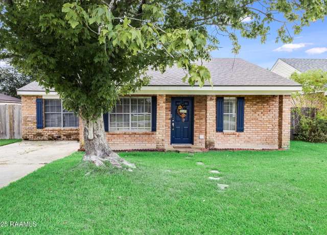 Property at 218 Caledonia Dr, Lafayette, LA 70508, 3 beds, 1.5 baths