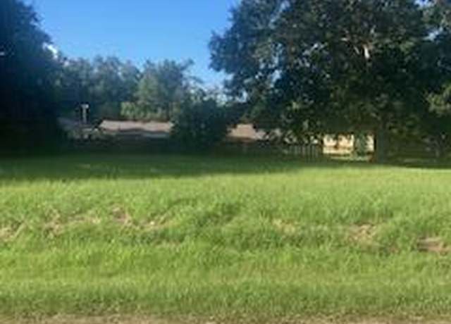 Property at 1020 S Shireview Cir, Abbeville, LA 70510
