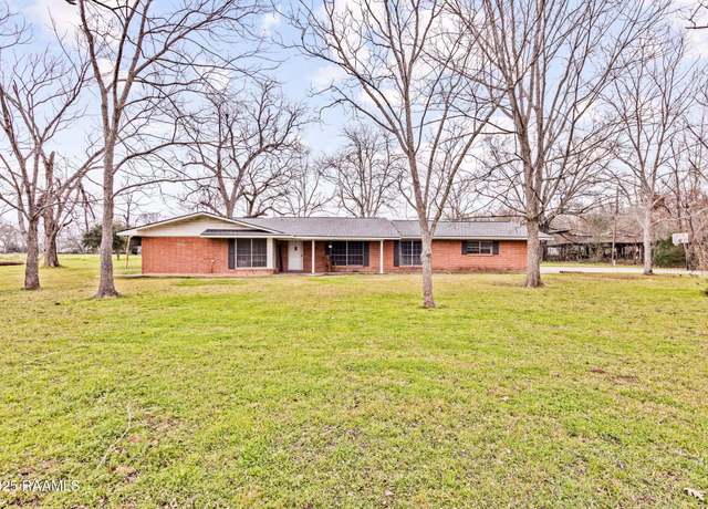 Property at 1480 La-31, Arnaudville, LA 70512, 4 beds, 3 baths