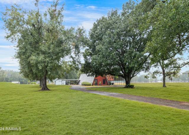 Property at 135 Woodys Ln, Sunset, LA 70584, 3 beds, 3 baths