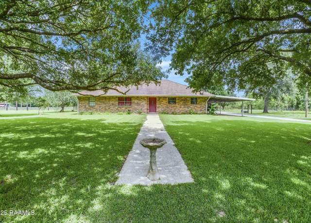 Property at 15305 La Highway 331, Erath, LA 70533, 4 beds, 3 baths