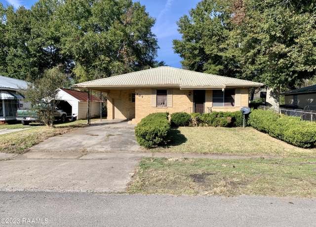 Property at 307 N Theater St, St. Martinville, LA 70582, 4 beds, 2 baths