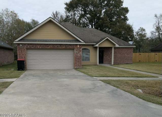 Property at 202 Chevalier Blvd, Lafayette, LA 70503, 3 beds, 2 baths