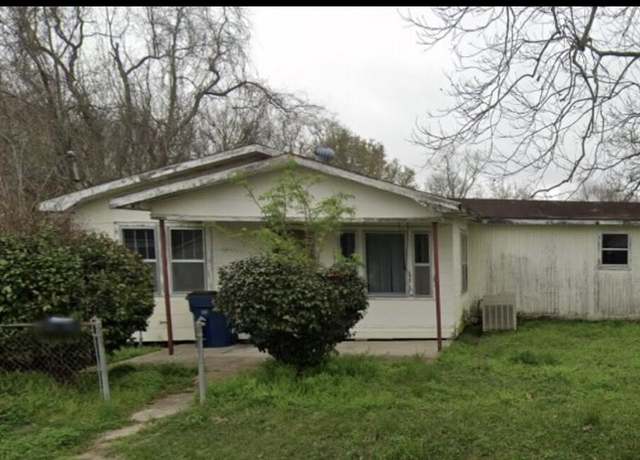 Property at 1623 Prairie Ave, Abbeville, LA 70510, 3 beds, 2 baths