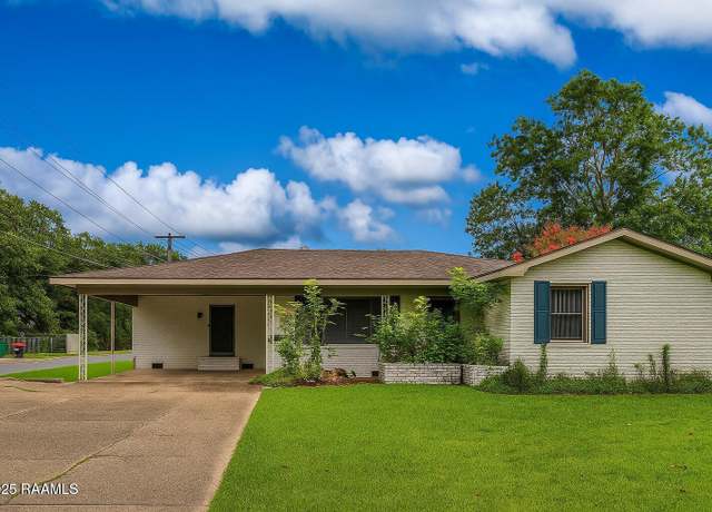 Property at 840 Saint Louis St, Lafayette, LA 70506, 3 beds, 2 baths