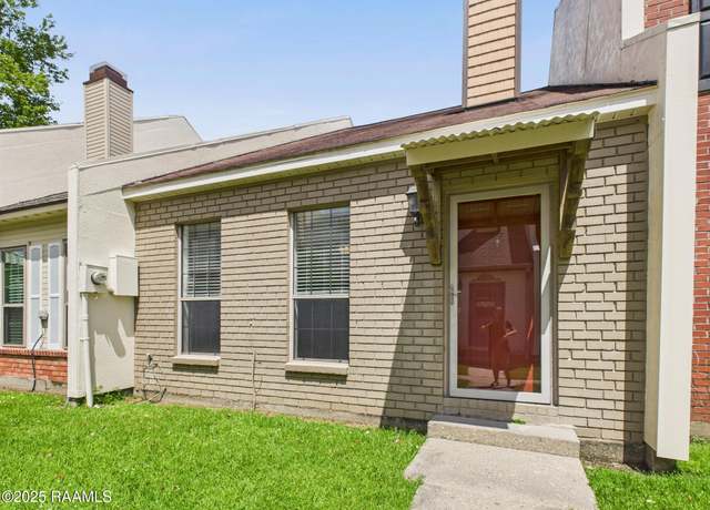 Property at 207 C Long Plantation Rd, Lafayette, LA 70508, 3 beds, 2 baths