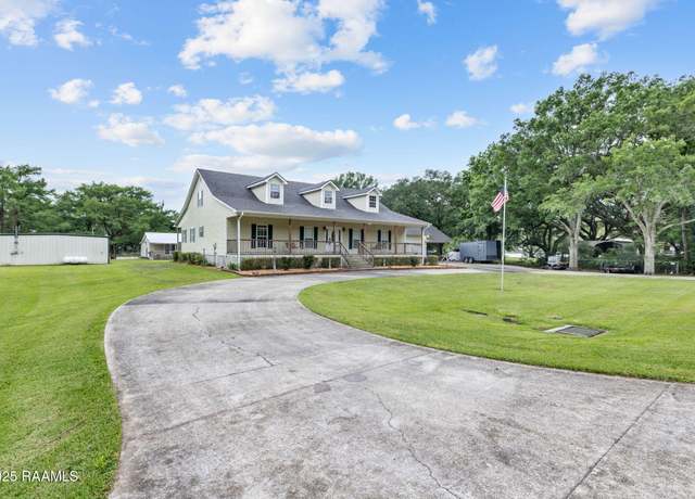 Property at 16634 W La Hwy 330, Abbeville, LA 70510, 4 beds, 2 baths