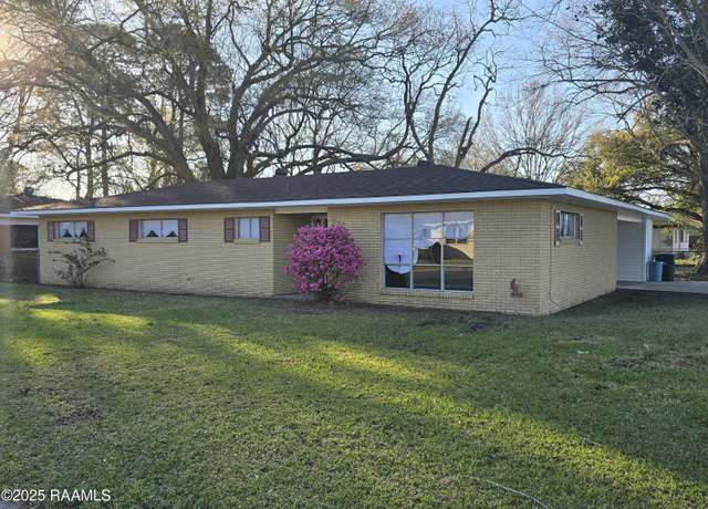 Property at 1519 Anderson St, New Iberia, LA 70560, 3 beds, 2 baths