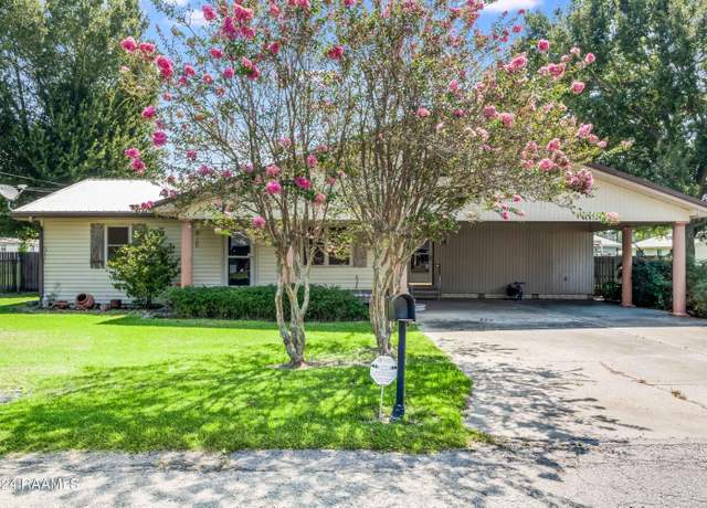 Property at 935 Pearl St, Rayne, LA 70578, 3 beds, 2.5 baths