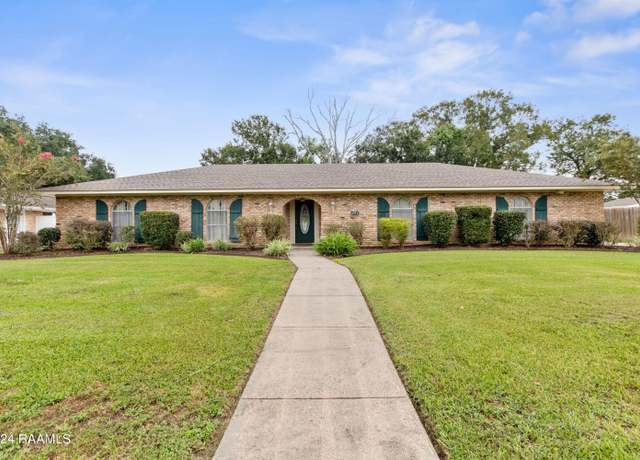 Property at 247 E Hoyt Ave, Crowley, LA 70526, 4 beds, 3 baths