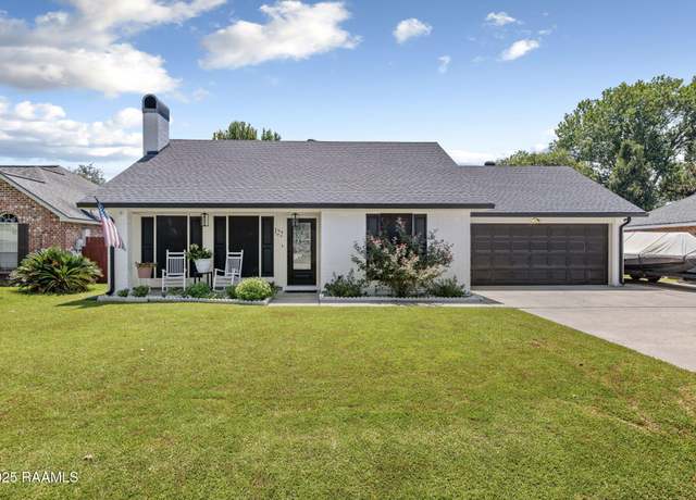Property at 122 Briar Green Dr, Youngsville, LA 70592, 3 beds, 2 baths