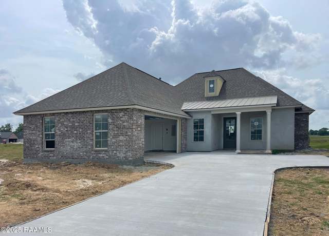Property at 306 Sweet Harvest Rd, Youngsville, LA 70592, 4 beds, 3 baths