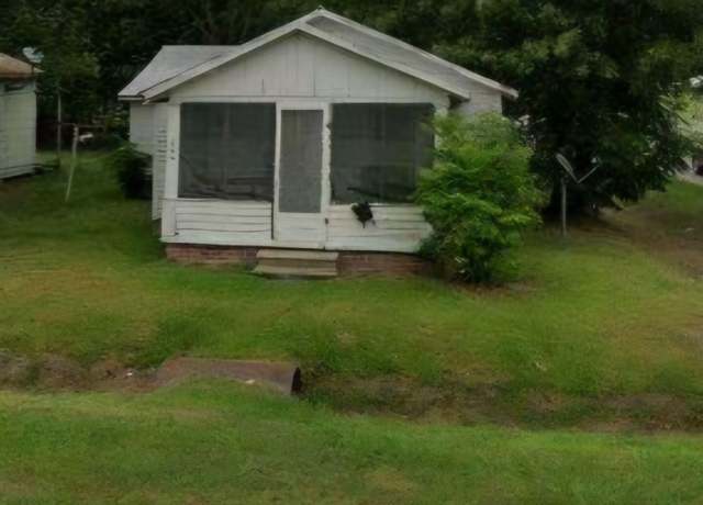 Property at 600 N Chevis St, Rayne, LA 70578, 3 beds, 1 bath