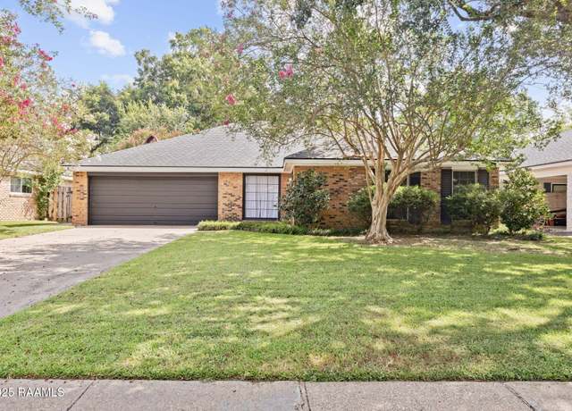 Property at 407 Orangewood Dr, Lafayette, LA 70503, 4 beds, 2 baths