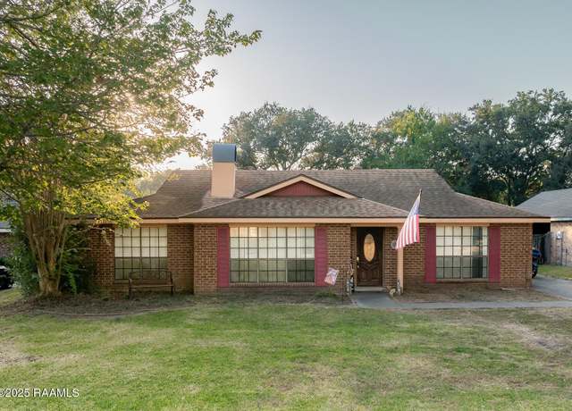 Property at 132 Swoon Dr, Lafayette, LA 70508, 3 beds, 2 baths